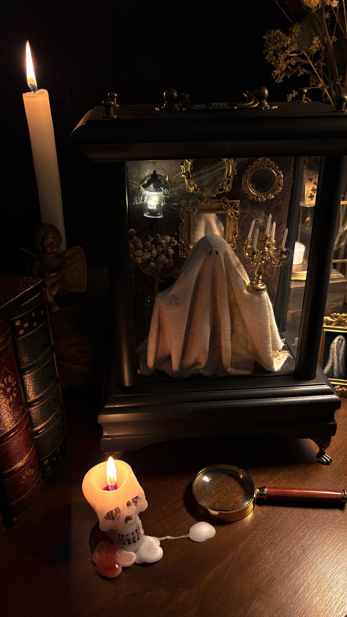Haunted Manor sheet ghost Display