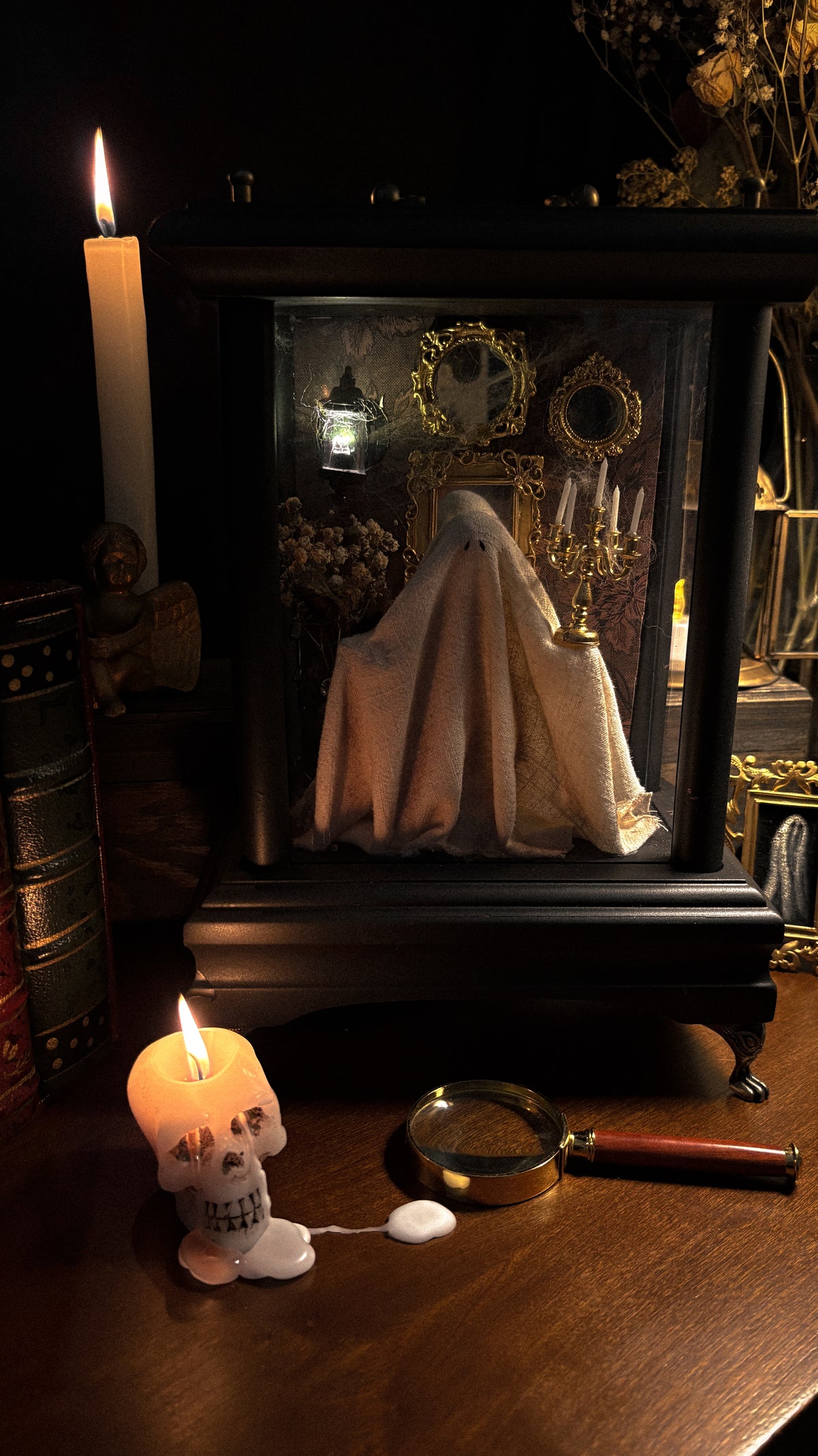Haunted Manor sheet ghost Display