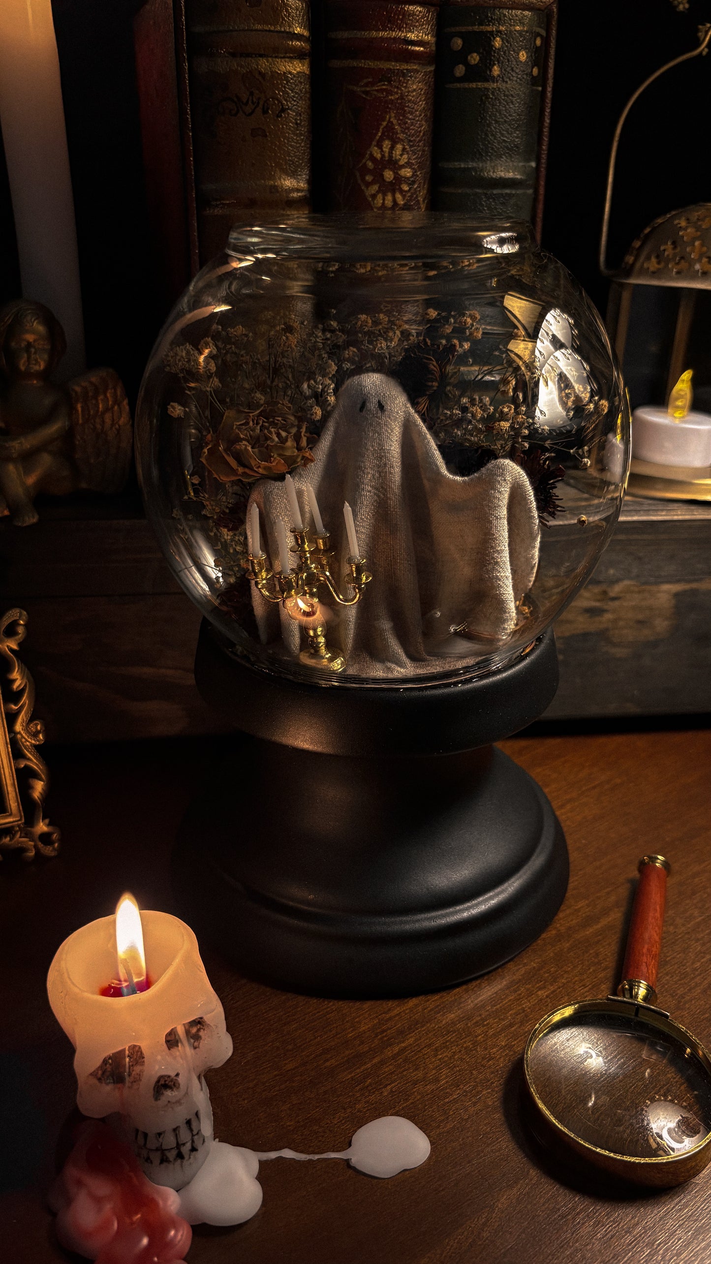 Black Sheet ghost cloche