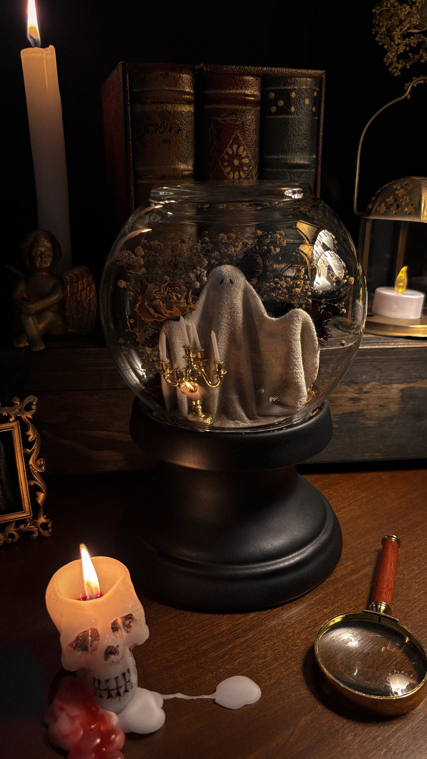 Black Sheet ghost cloche